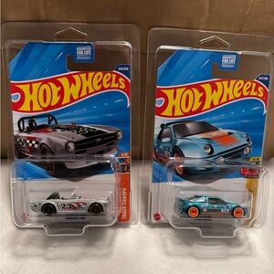 Hot Wheels 2025 Q Case Ford RS200 Super Treasure Hunt & Triumph TR6 TH Set